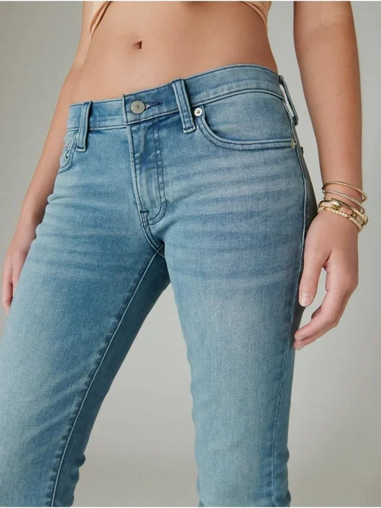 Lucky Brand Women's Mid-Rise Sweet Straight Leg Jeans - Picture 4 of 15